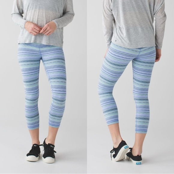 Size 8‎ Lululemon Wunder Under Crop Leggings Space Dye Twist Cosmic Blue Multi - Picture 1 of 7